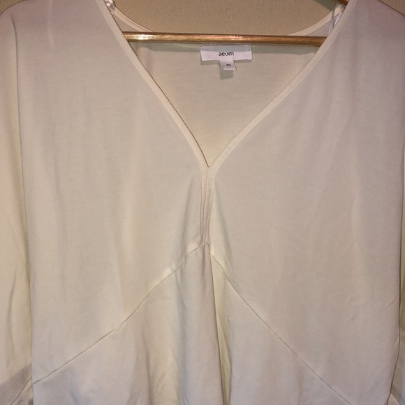 Aeom soft white blouse size M - Picture 3 of 7